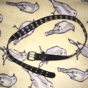 Vintage grommet belt 🖤🖤